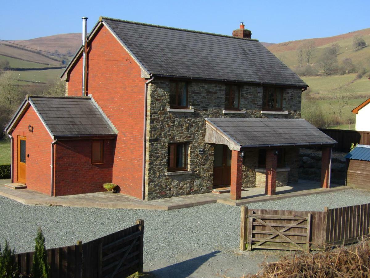 Nant-Y-Glyn Villa Llandrindod Wells Bagian luar foto
